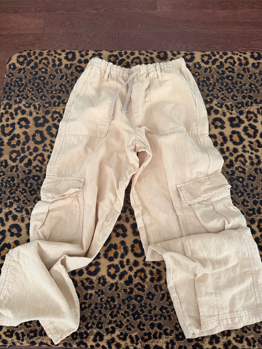 NWT BDG URBAN OUTFITTERS CARGOS SIZE XS